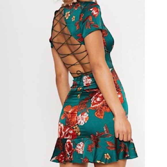 PrettyLittleThing Dresses & Skirts - Emerald bodycon dress